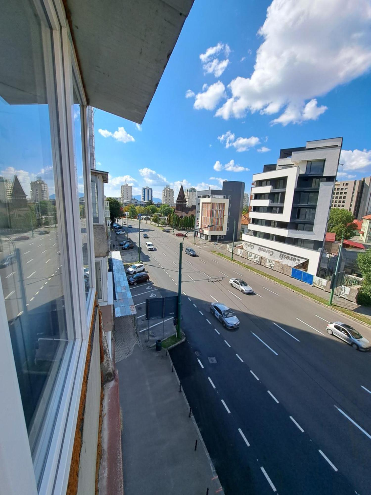 Garsoniera La Bulevard Брашов Екстер'єр фото